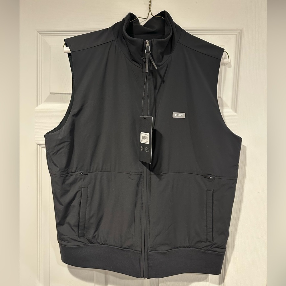 Figs On-Shift Float Bomber Vest in Black Size Medium BNWT